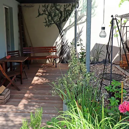 In Mit Garten, Cleaning Included